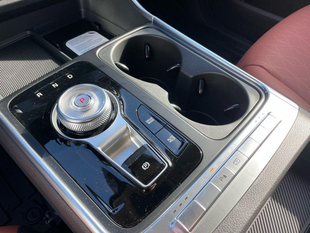 new 2026 Kia Carnival Hybrid car, priced at $45,435