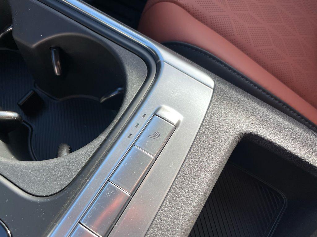 new 2026 Kia Carnival Hybrid car, priced at $45,435