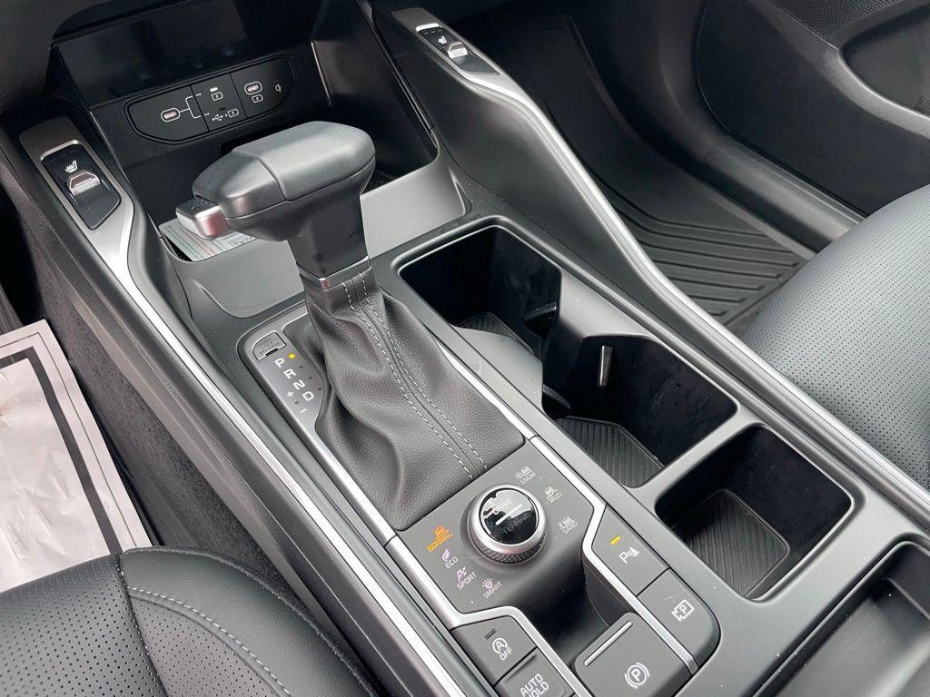 new 2026 Kia Sorento car, priced at $40,330