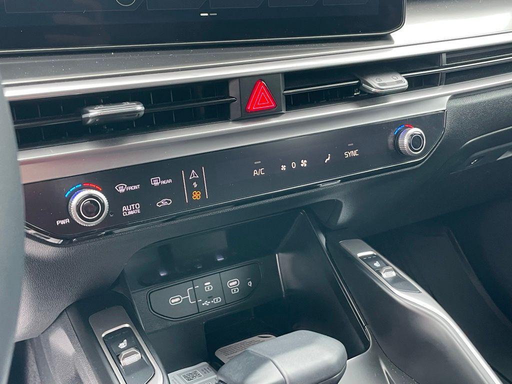 new 2026 Kia Sorento car, priced at $40,330