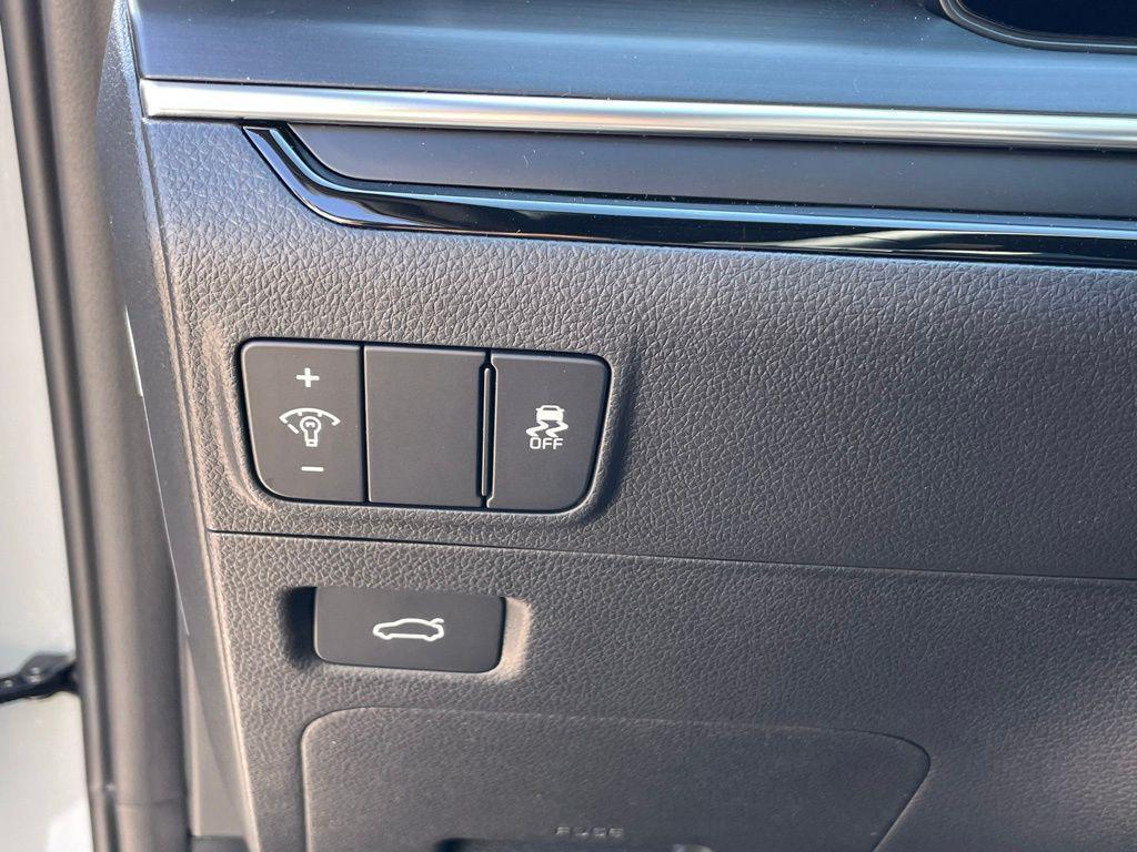 new 2026 Kia K5 car, priced at $32,280