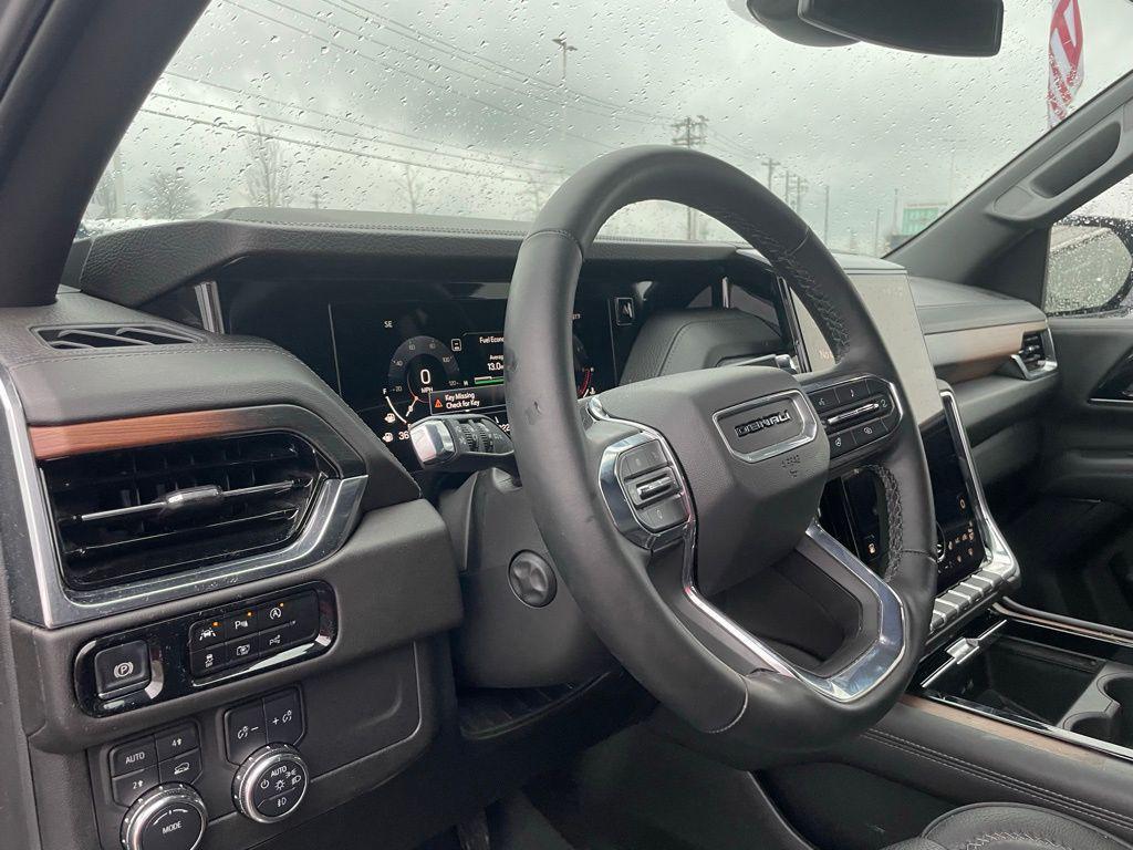used 2025 GMC Yukon car, priced at $71,900