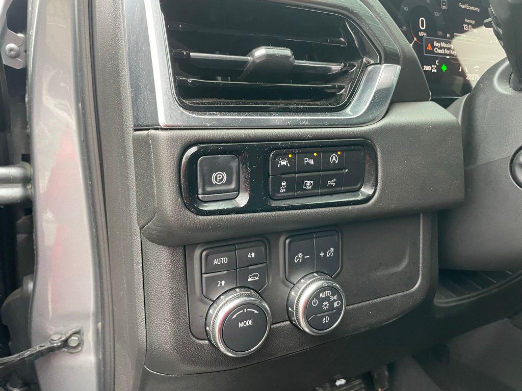 used 2025 GMC Yukon car, priced at $71,900