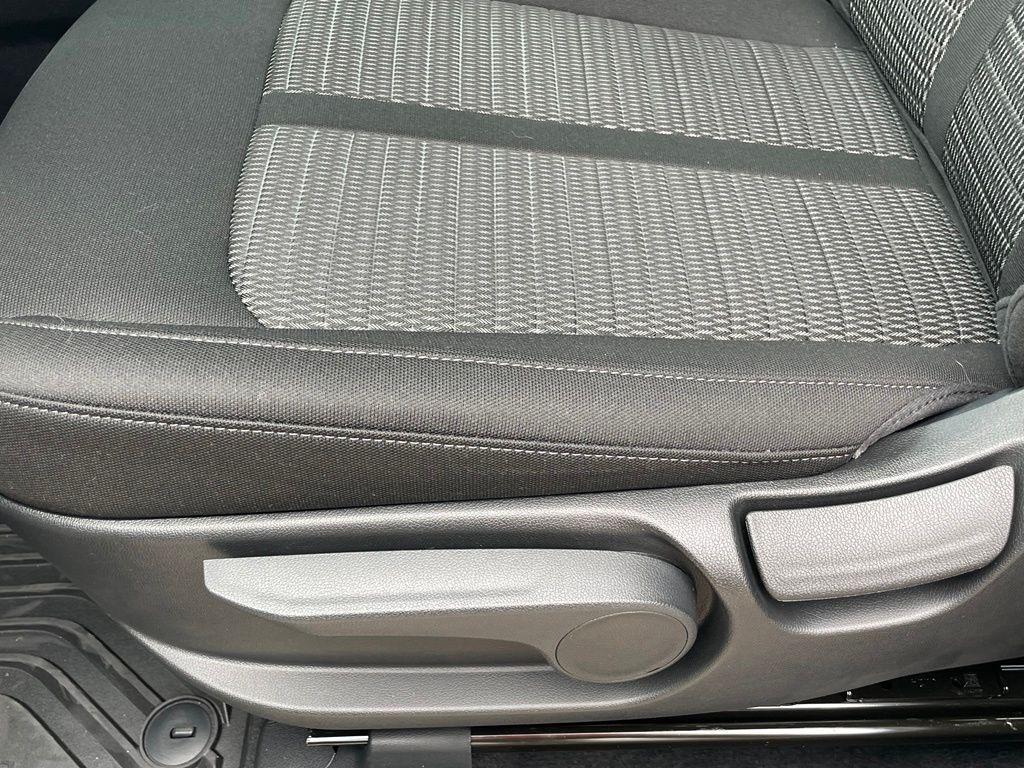 new 2026 Kia Sorento car, priced at $30,403