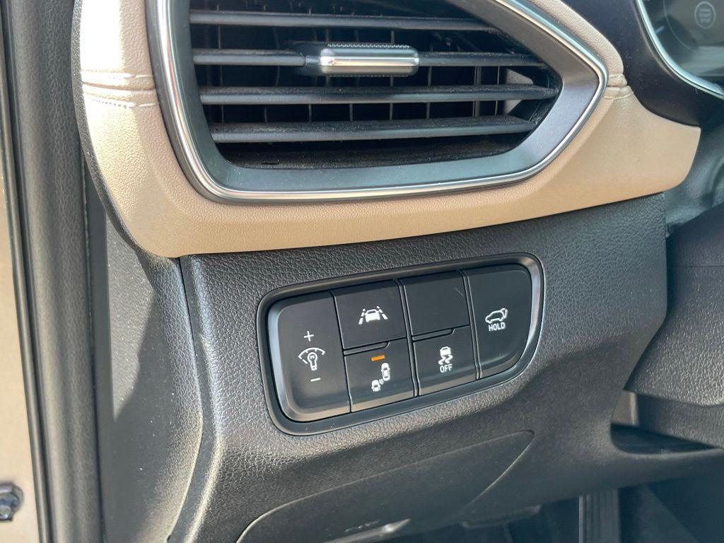 used 2020 Hyundai Santa Fe car, priced at $17,129
