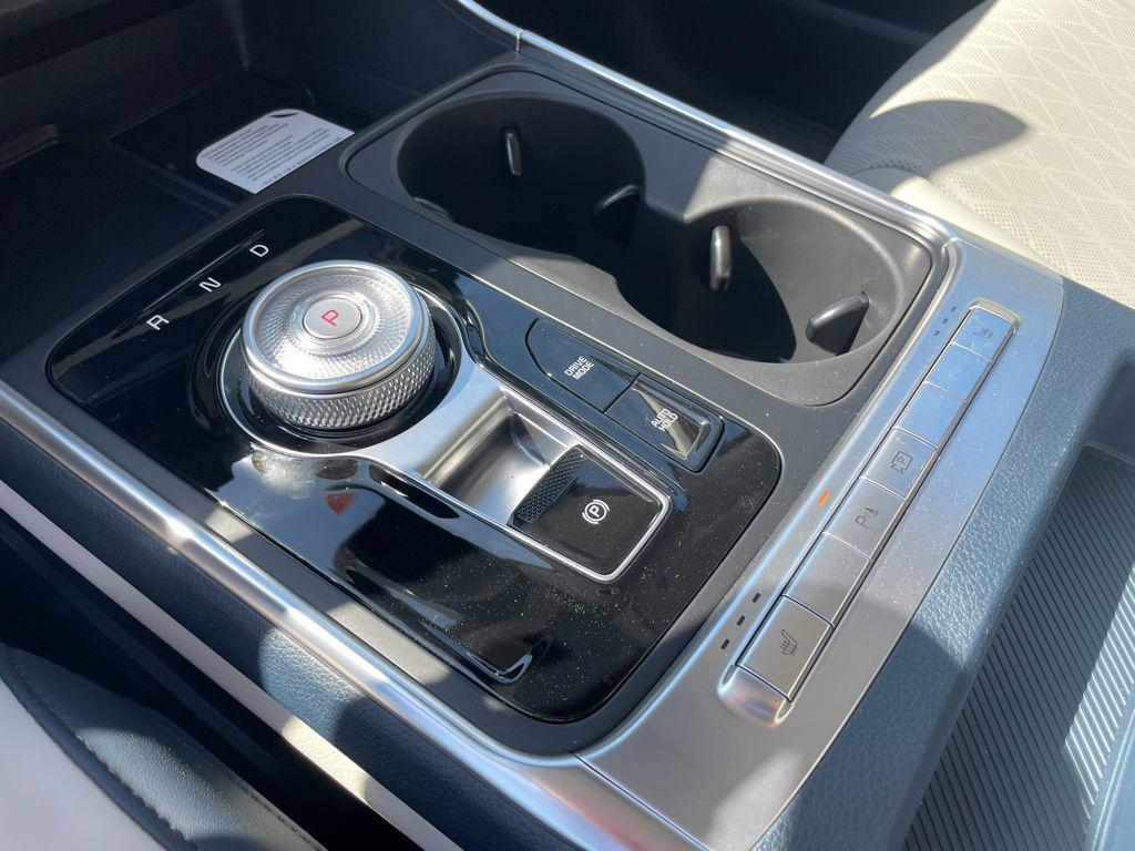 new 2026 Kia Carnival Hybrid car, priced at $46,215