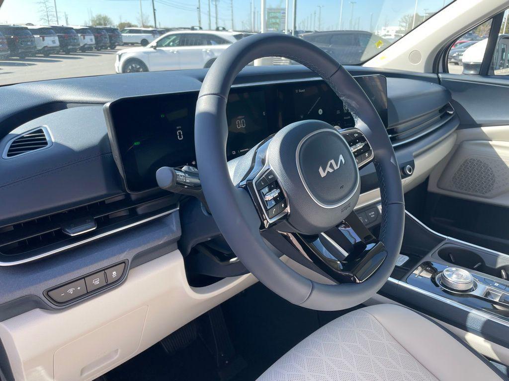 new 2026 Kia Carnival Hybrid car, priced at $46,215