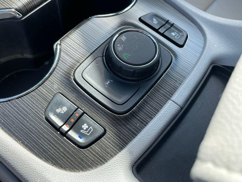 used 2022 GMC Acadia car, priced at $24,600