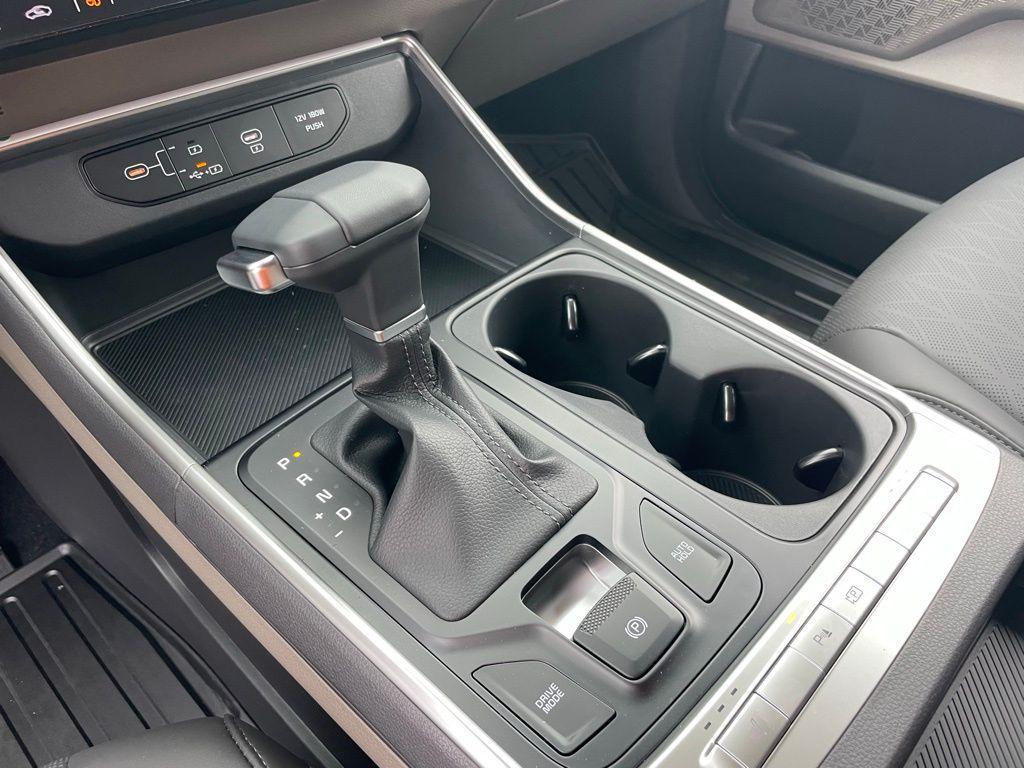 new 2026 Kia Carnival car, priced at $41,655
