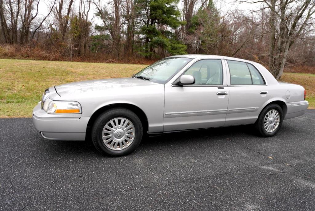 used 2006 Mercury Grand Marquis car, priced at $7,995