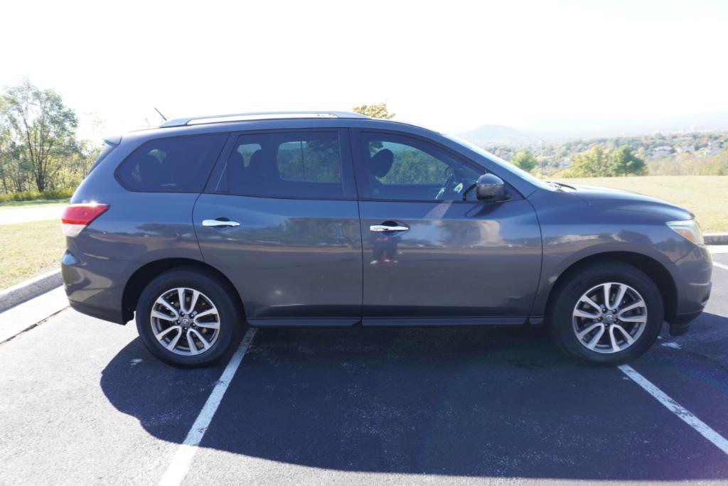 used 2013 Nissan Pathfinder car, priced at $6,995