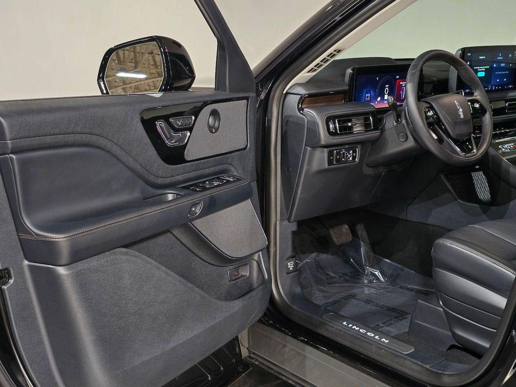 new 2026 Lincoln Aviator car, priced at $70,925