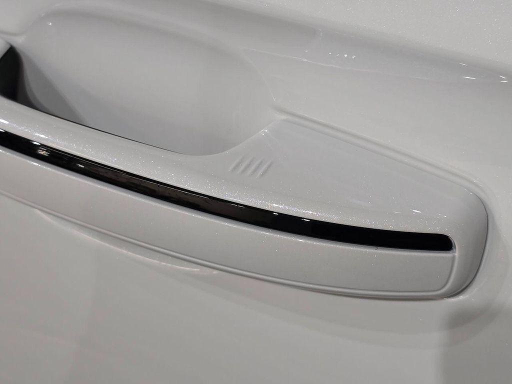 new 2025 Lincoln Navigator car, priced at $115,527