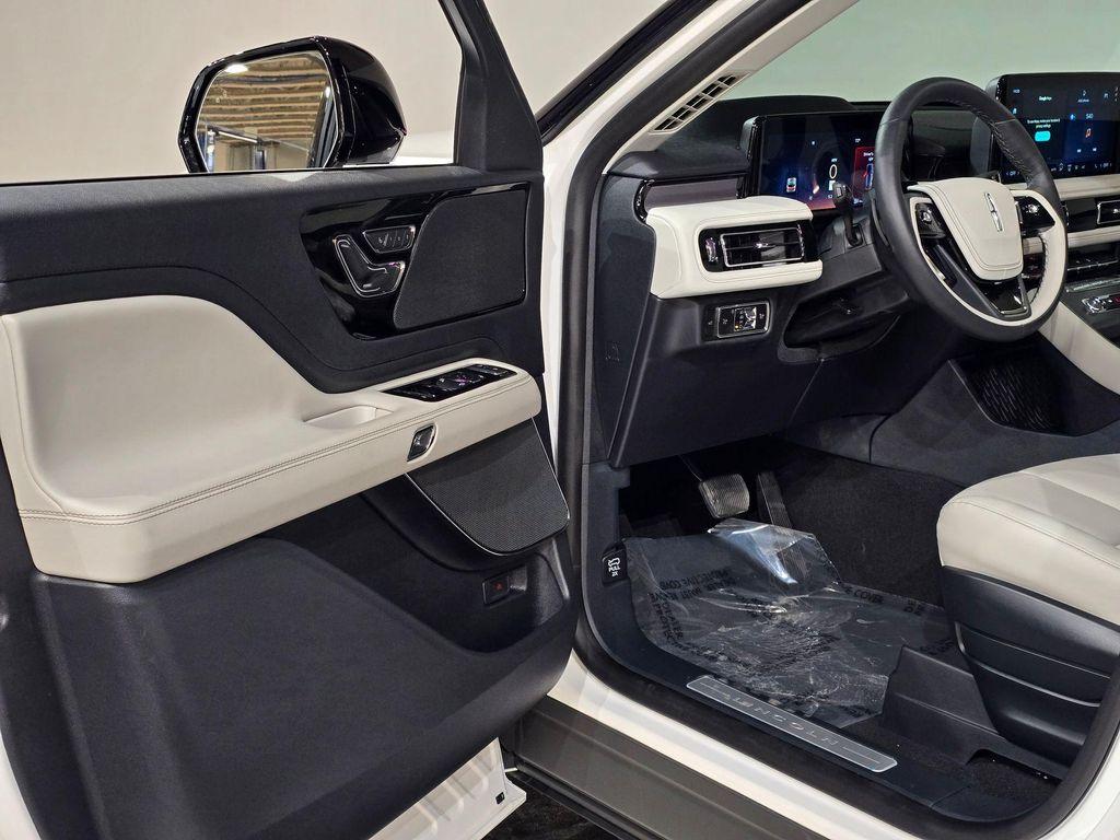 new 2026 Lincoln Aviator car, priced at $65,515