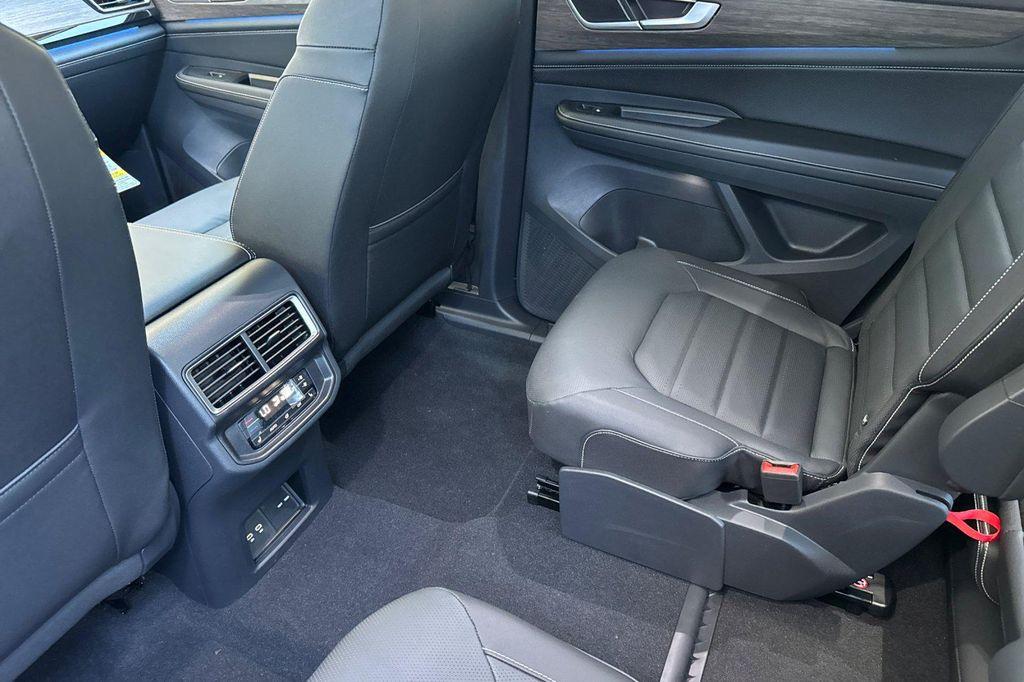 new 2026 Volkswagen Atlas car, priced at $54,014