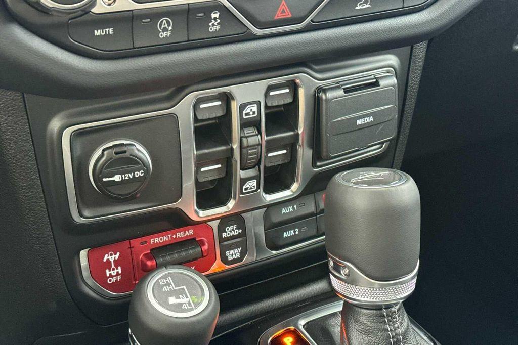 new 2025 Jeep Gladiator car, priced at $53,865