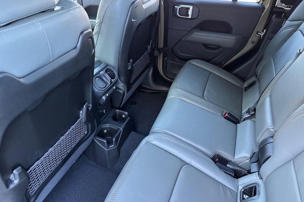 new 2026 Jeep Gladiator car, priced at $58,755