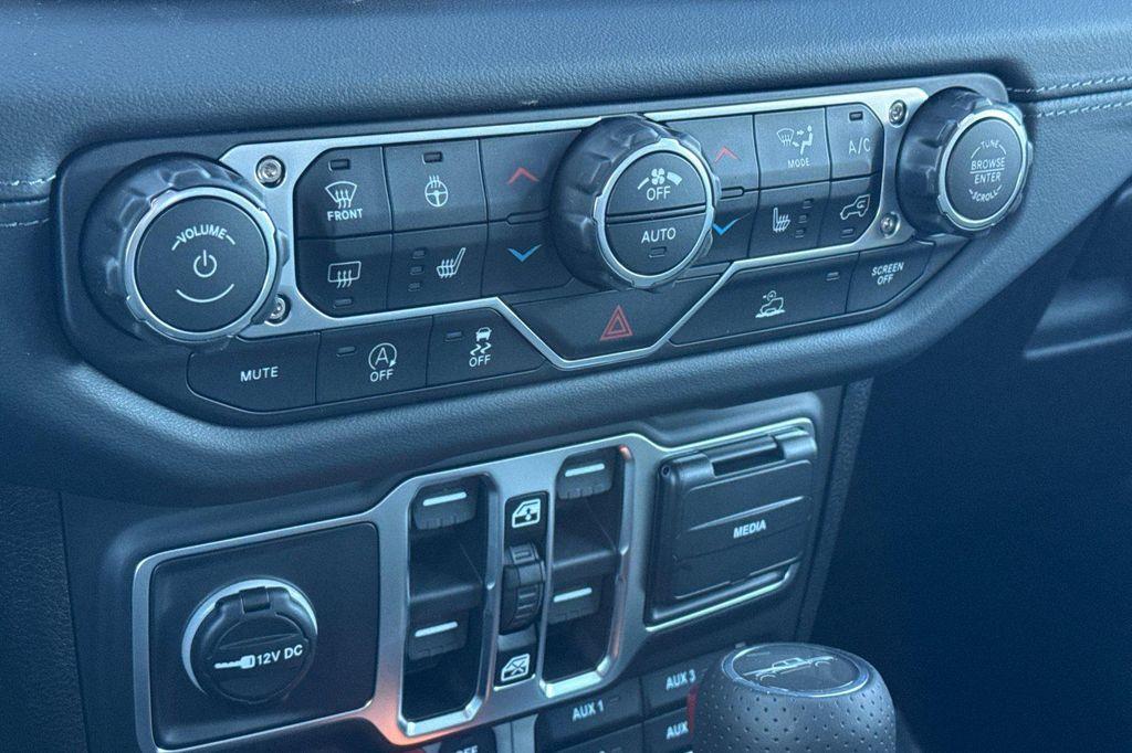 new 2026 Jeep Gladiator car, priced at $59,755