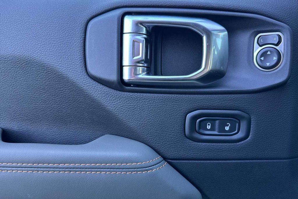 new 2026 Jeep Gladiator car, priced at $58,755