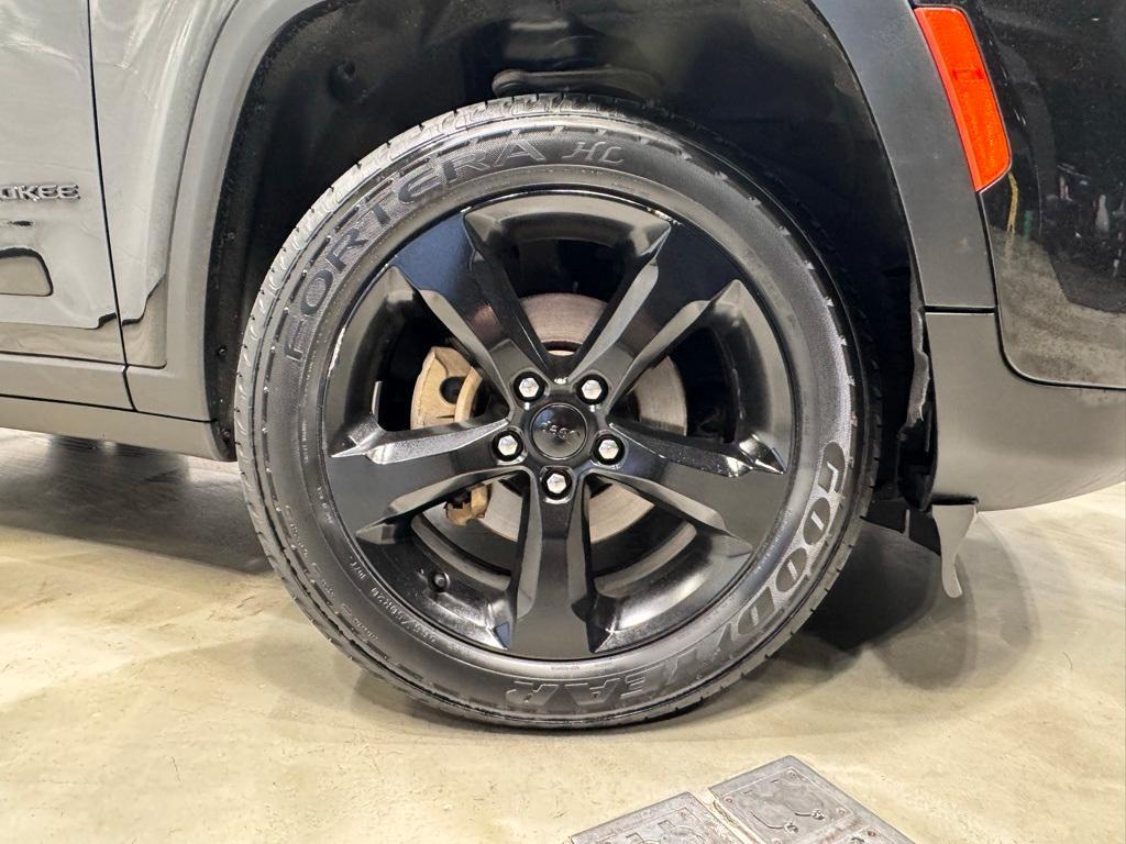 used 2023 Jeep Grand Cherokee car, priced at $23,699