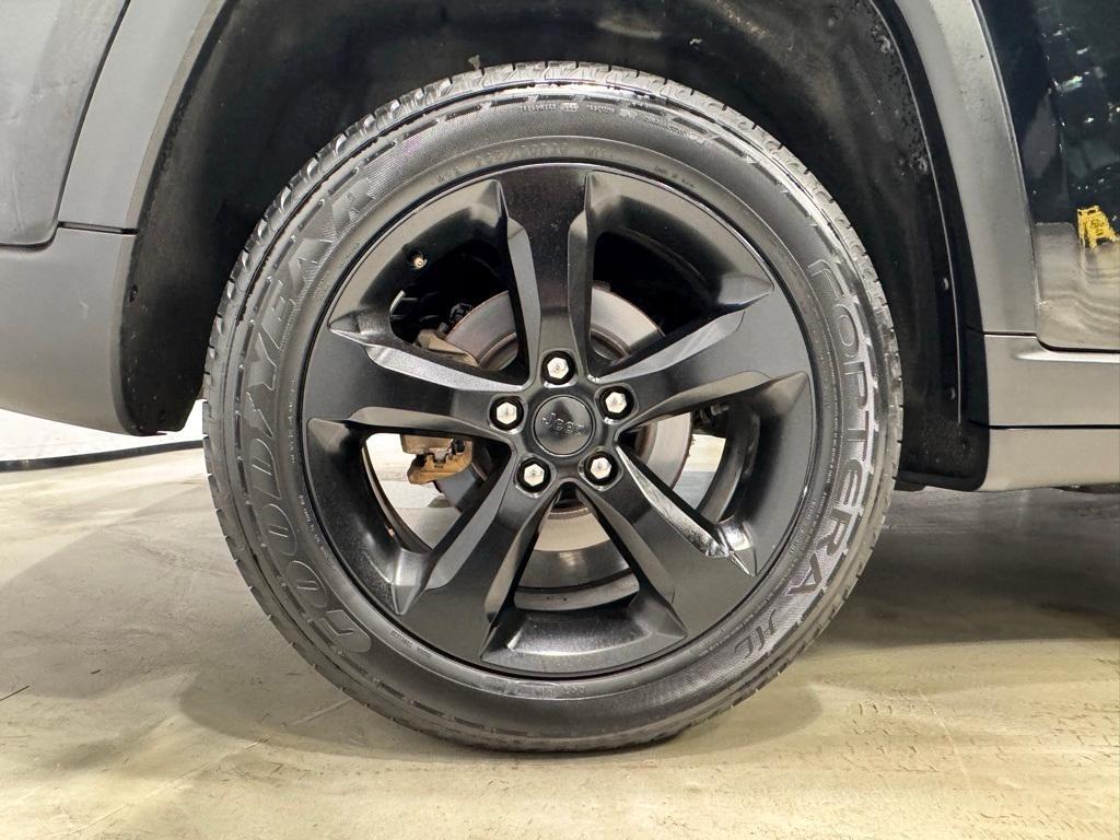 used 2023 Jeep Grand Cherokee car, priced at $23,699