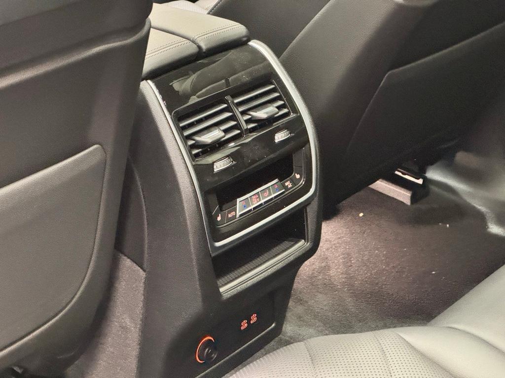 new 2026 BMW X7 car, priced at $94,485