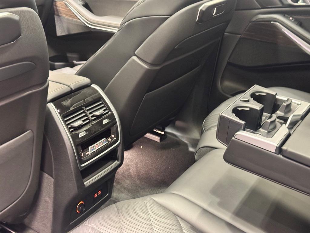 new 2026 BMW X7 car, priced at $94,485