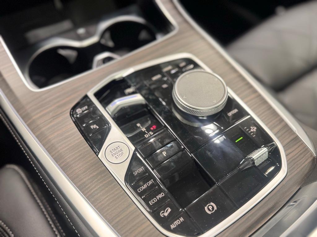 new 2026 BMW X7 car, priced at $94,485