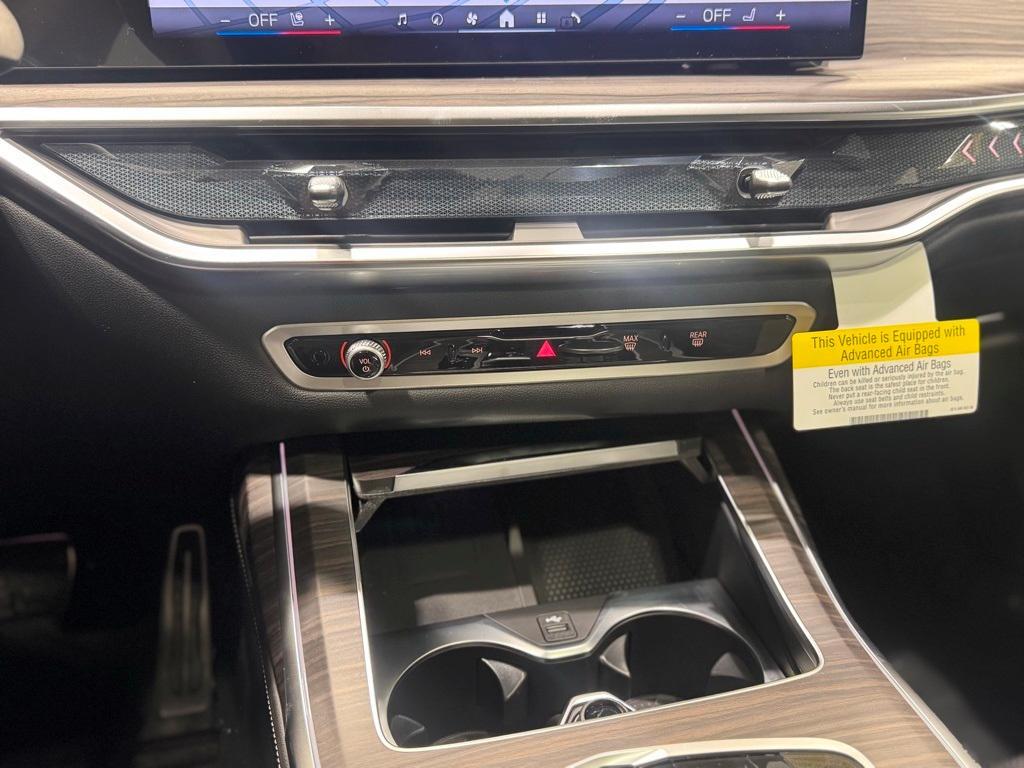 new 2026 BMW X7 car, priced at $94,485