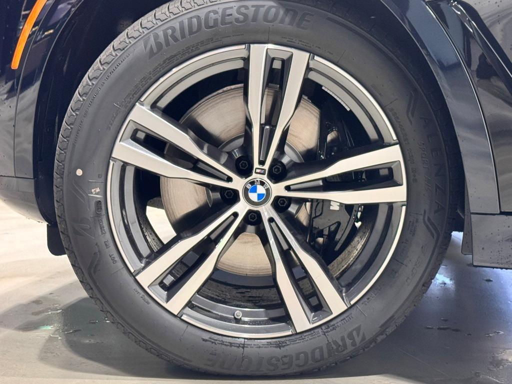 new 2026 BMW X7 car, priced at $94,485