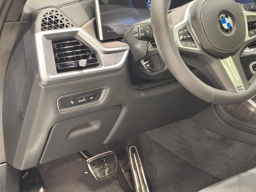 new 2026 BMW X7 car, priced at $94,485
