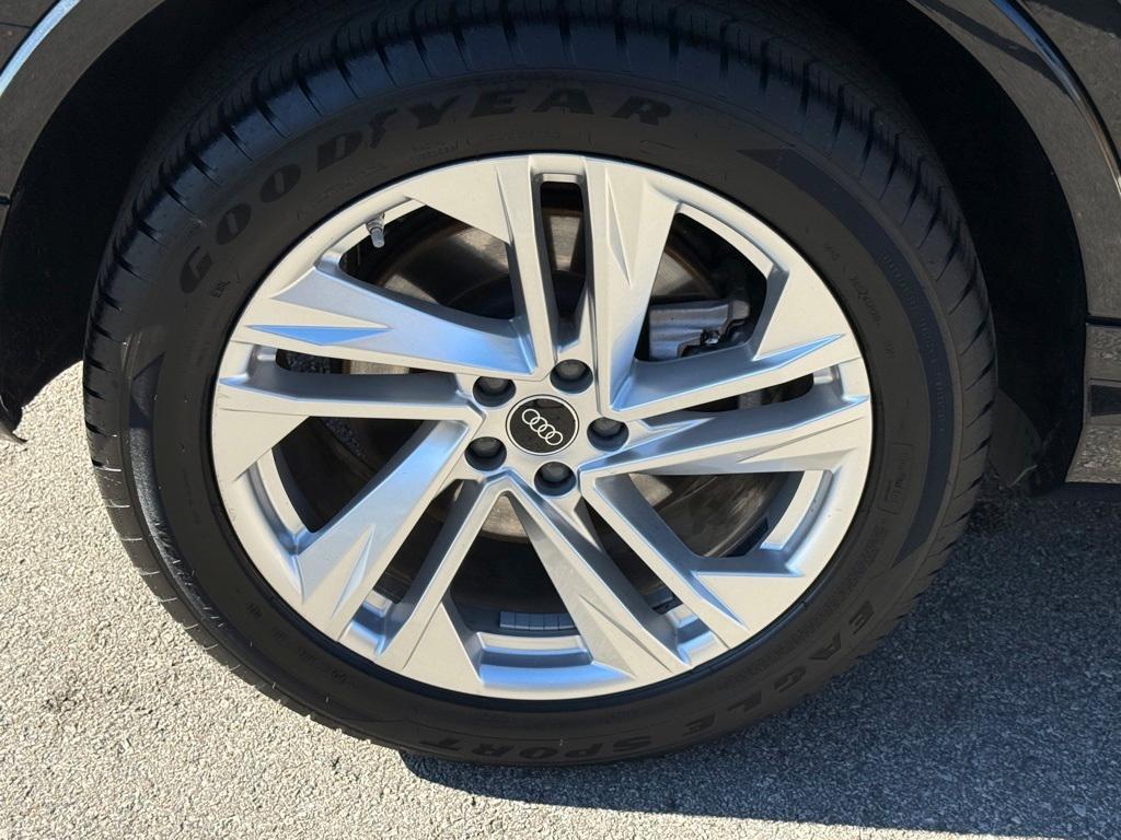 used 2023 Audi Q7 car, priced at $34,299