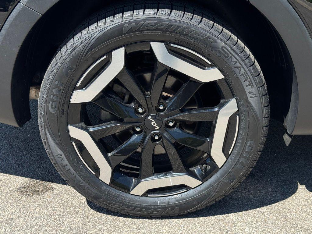 used 2023 Kia Telluride car, priced at $32,394