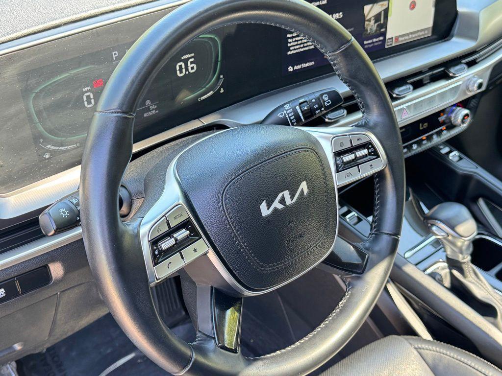 used 2023 Kia Telluride car, priced at $32,394