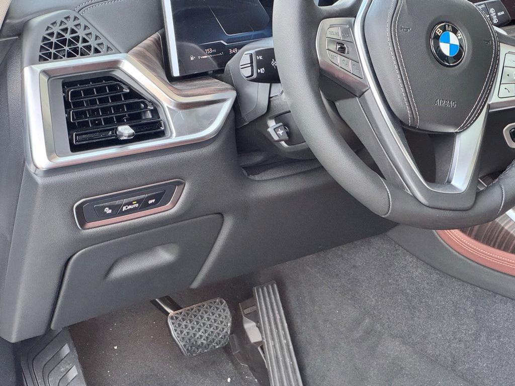 new 2026 BMW X7 car, priced at $94,155
