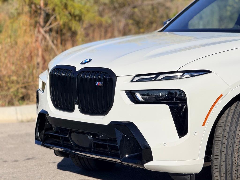 new 2026 BMW X7 car, priced at $120,525
