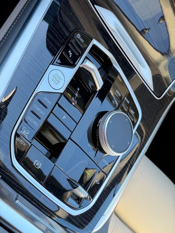 new 2026 BMW X7 car, priced at $120,525