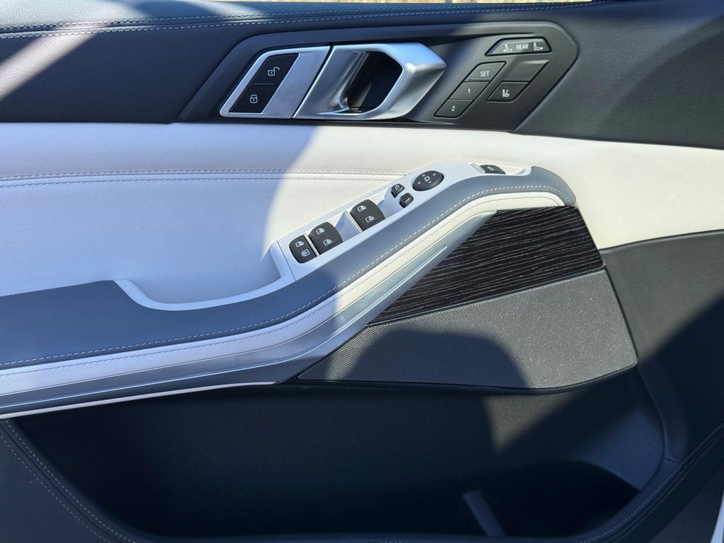 new 2026 BMW X7 car, priced at $120,525