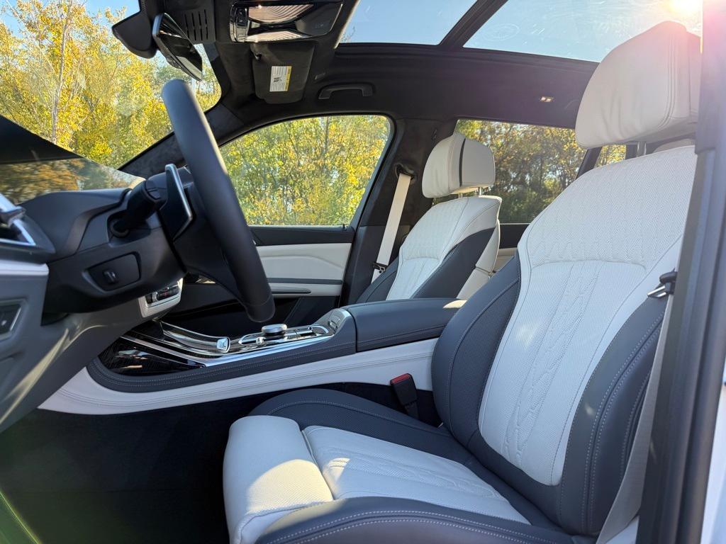 new 2026 BMW X7 car, priced at $120,525