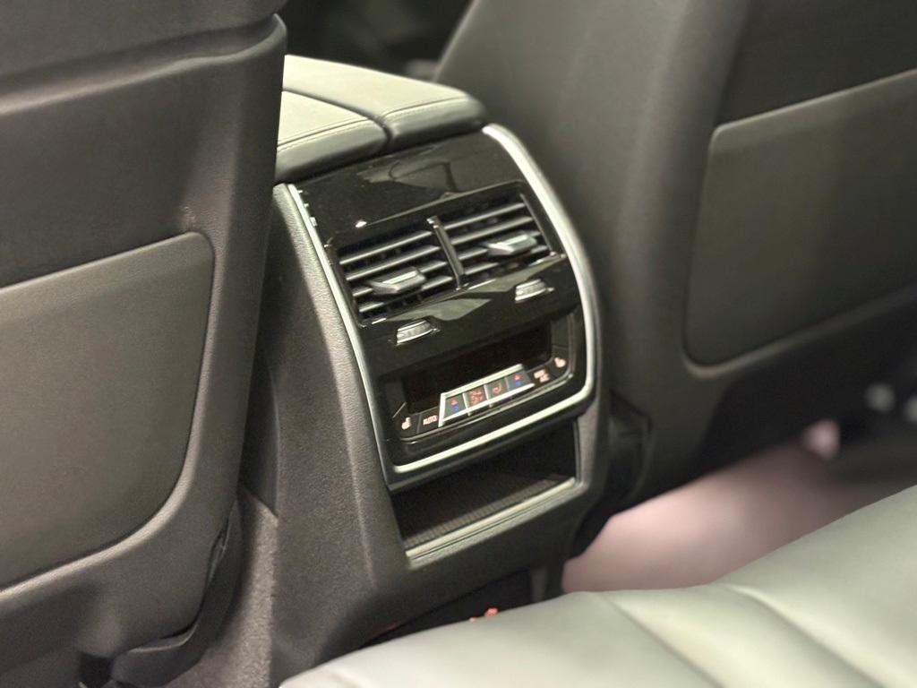 new 2025 BMW X7 car, priced at $113,075