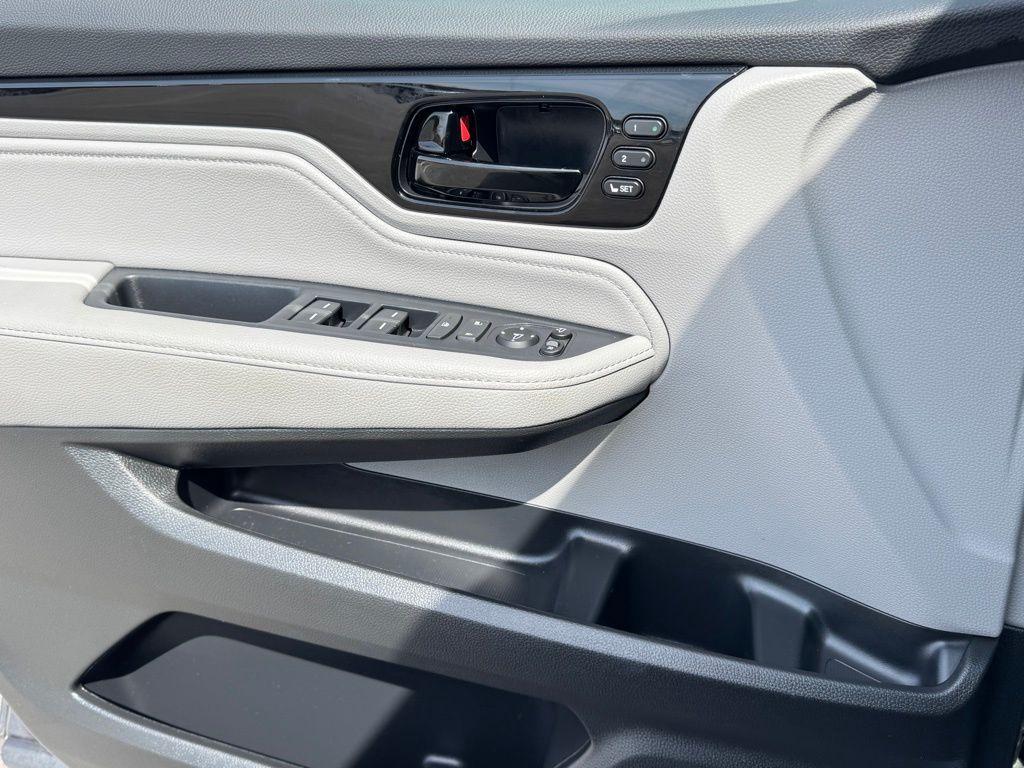 used 2023 Honda Odyssey car, priced at $38,861