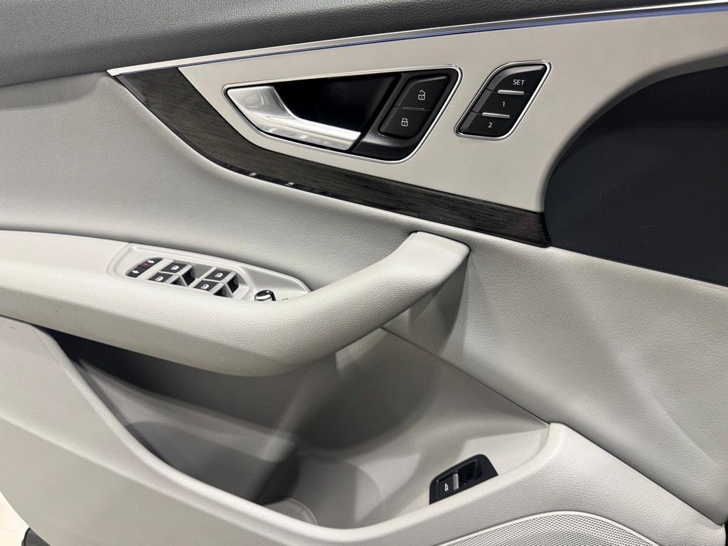 used 2018 Audi Q7 car, priced at $22,899