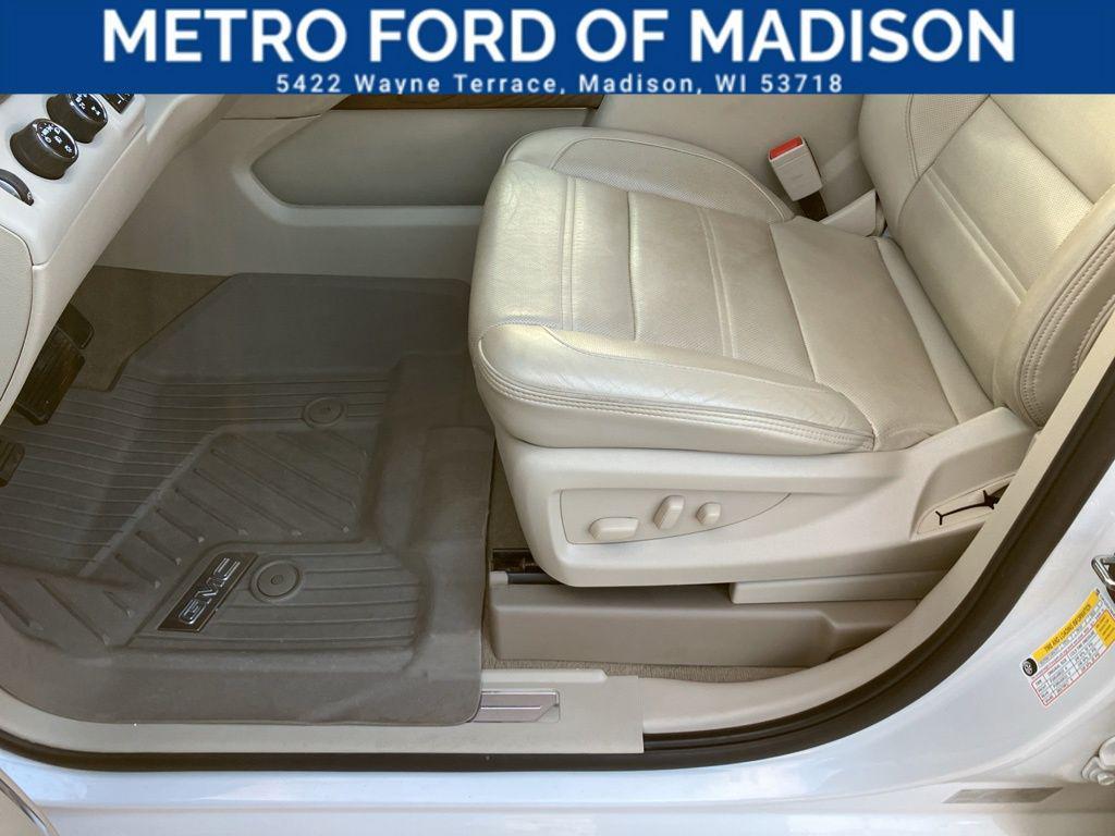 used 2019 GMC Yukon car, priced at $34,050