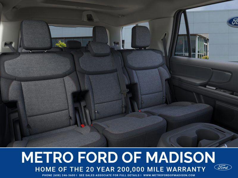 new 2025 Ford Expedition car, priced at $65,935