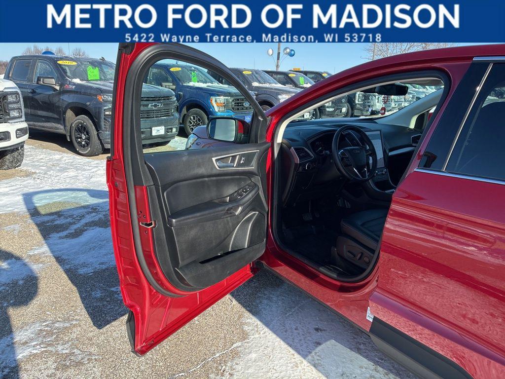 used 2024 Ford Edge car, priced at $29,950