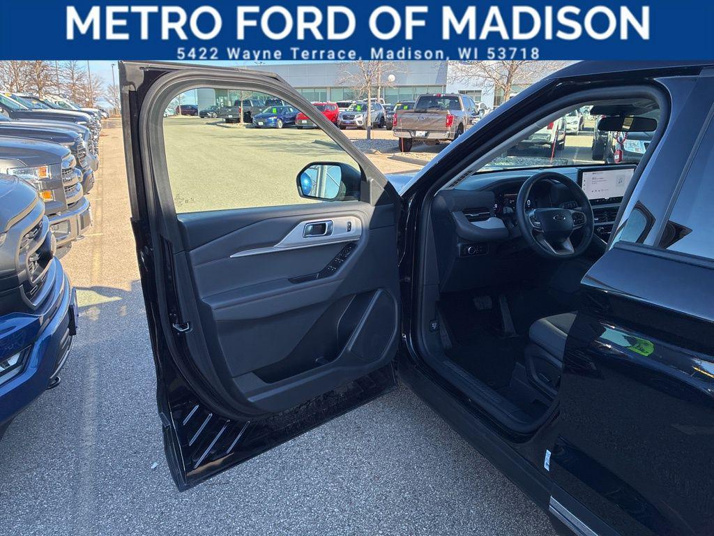used 2025 Ford Explorer car, priced at $38,500