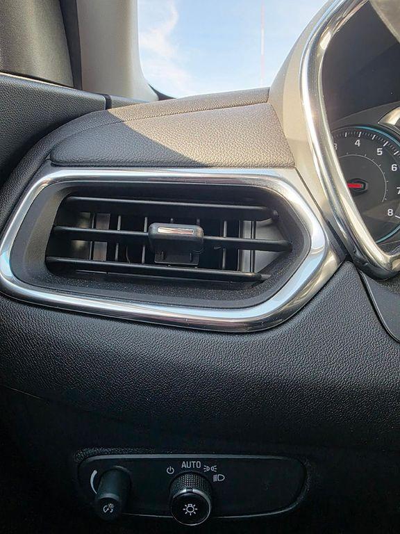 used 2023 Chevrolet Equinox car, priced at $23,995