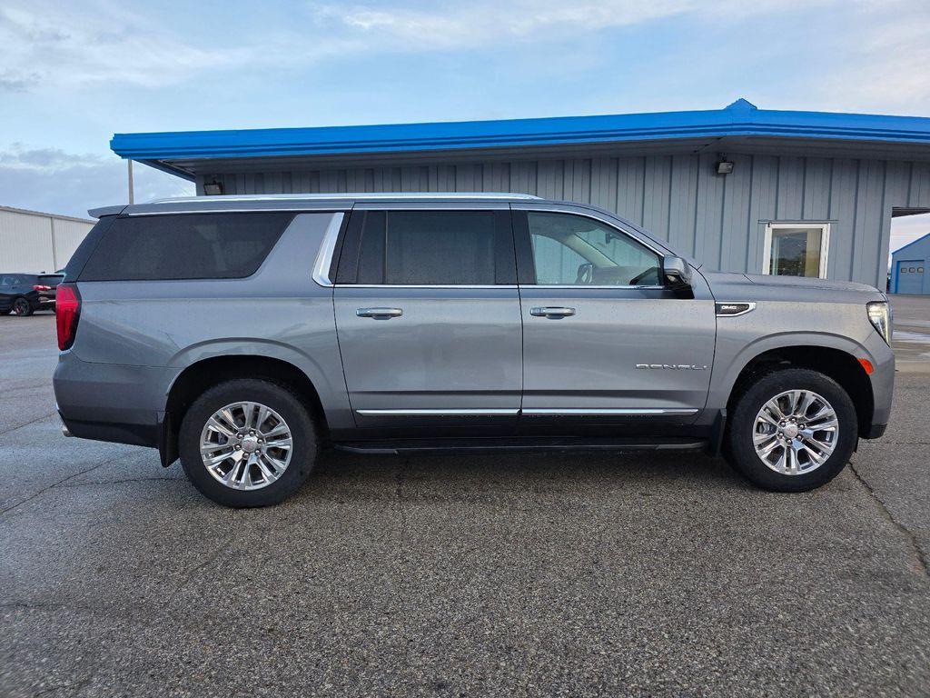 used 2021 GMC Yukon XL car, priced at $49,495