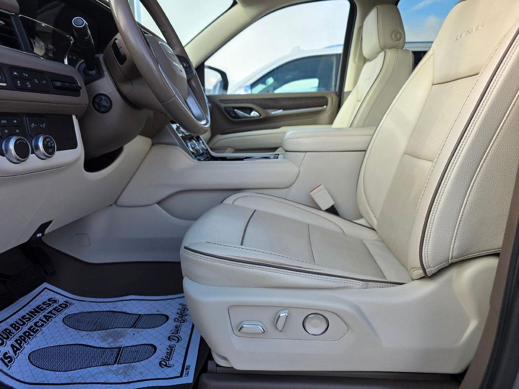 used 2021 GMC Yukon XL car, priced at $49,495