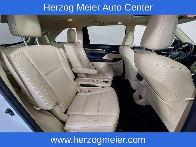 used 2018 Toyota Highlander car, priced at $24,238